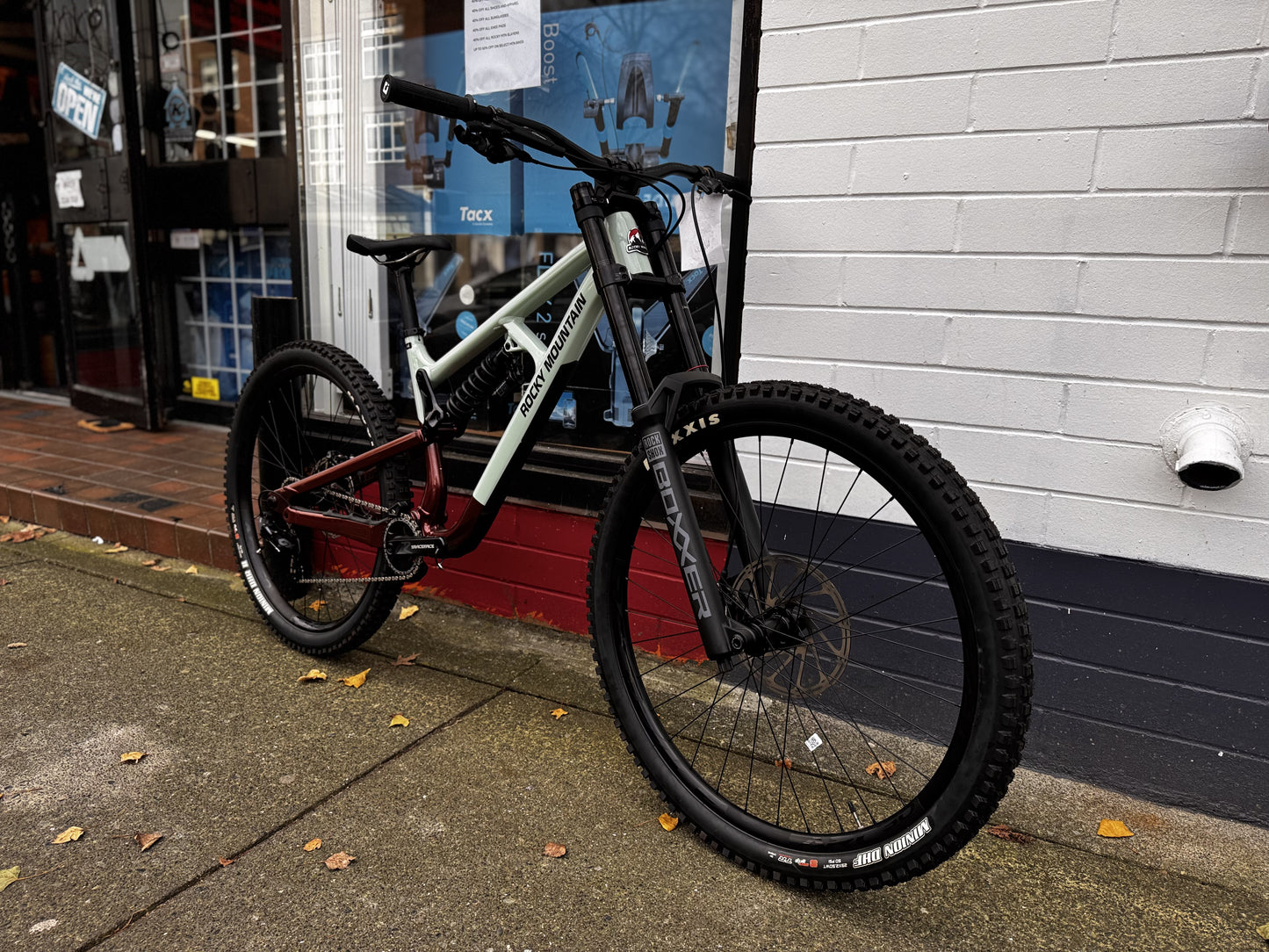 Rocky Mountain Slayer Park - Slayer - Slayer Park - Rocky Mountain Bikes - More Bikes Vancouver - Vancouver - More Bikes - DH Bike - Downhill bikes - Bike Park Bikes - Bike Park - Freeride - Free Ride MTB - MTB