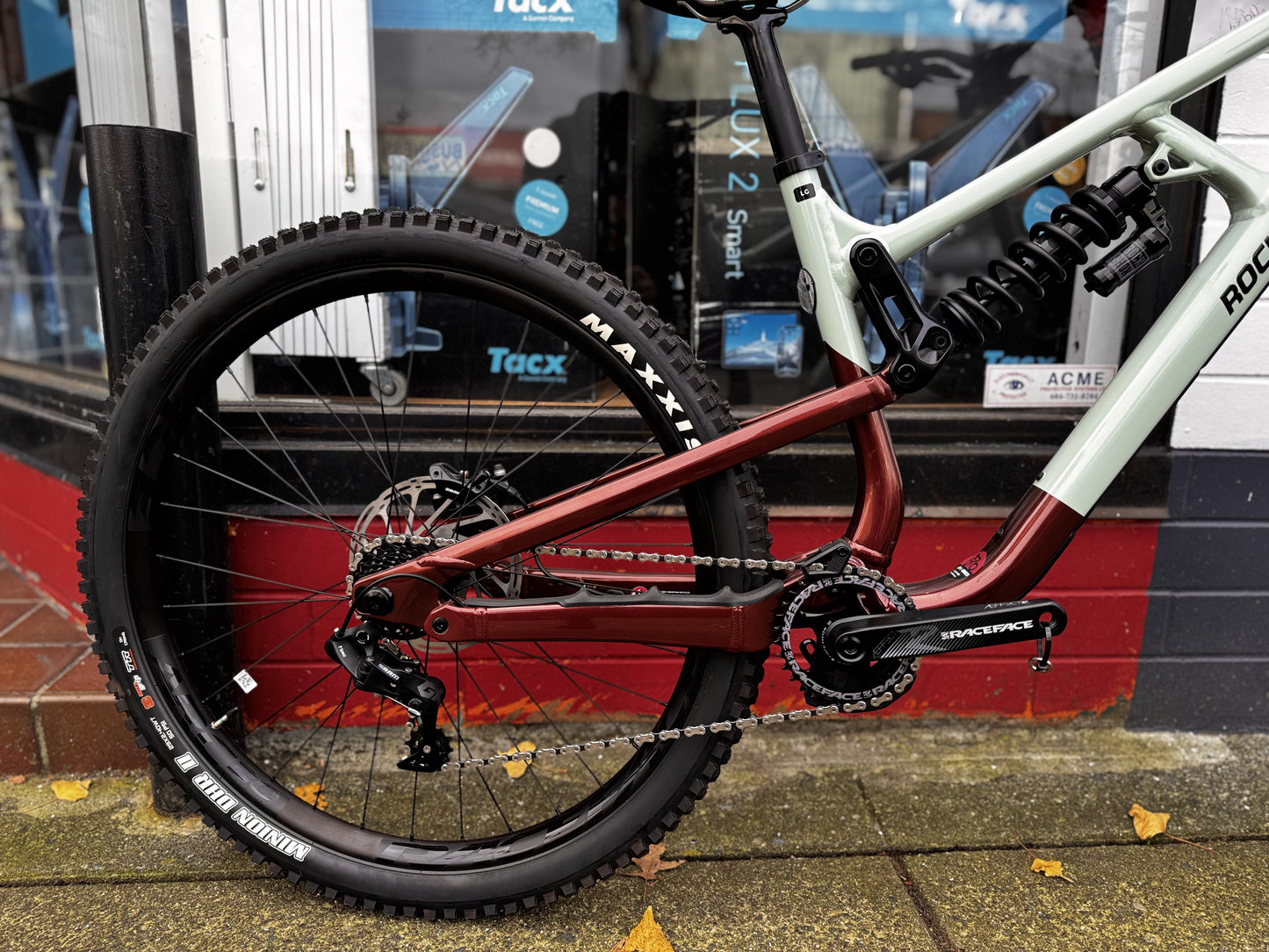 Rocky Mountain Slayer Park - Slayer - Slayer Park - Rocky Mountain Bikes - More Bikes Vancouver - Vancouver - More Bikes - DH Bike - Downhill bikes - Bike Park Bikes - Bike Park - Freeride - Free Ride MTB - MTB