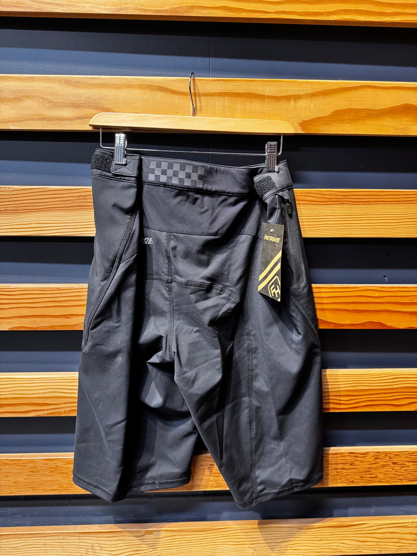 Fasthouse - Fast house - Fasthose MTB - MTB - MTB short - More Bikes - More Bikes Vancouver - Vancouver