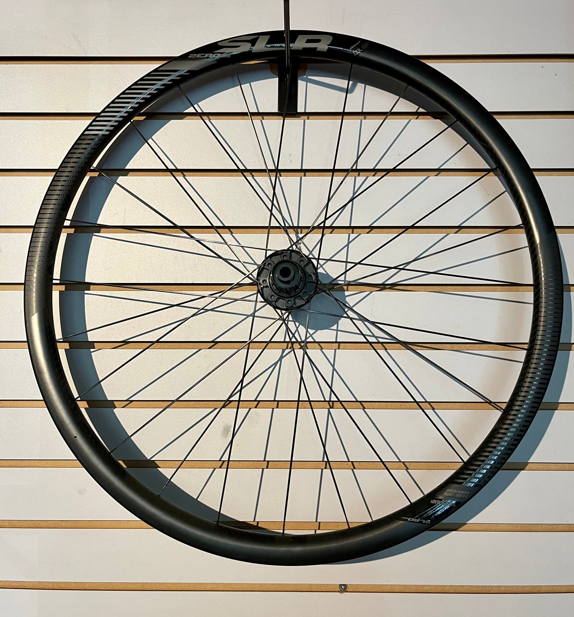 GIANT SLR 0 DISC CLIMBING CARBON REAR WHEEL 30MM